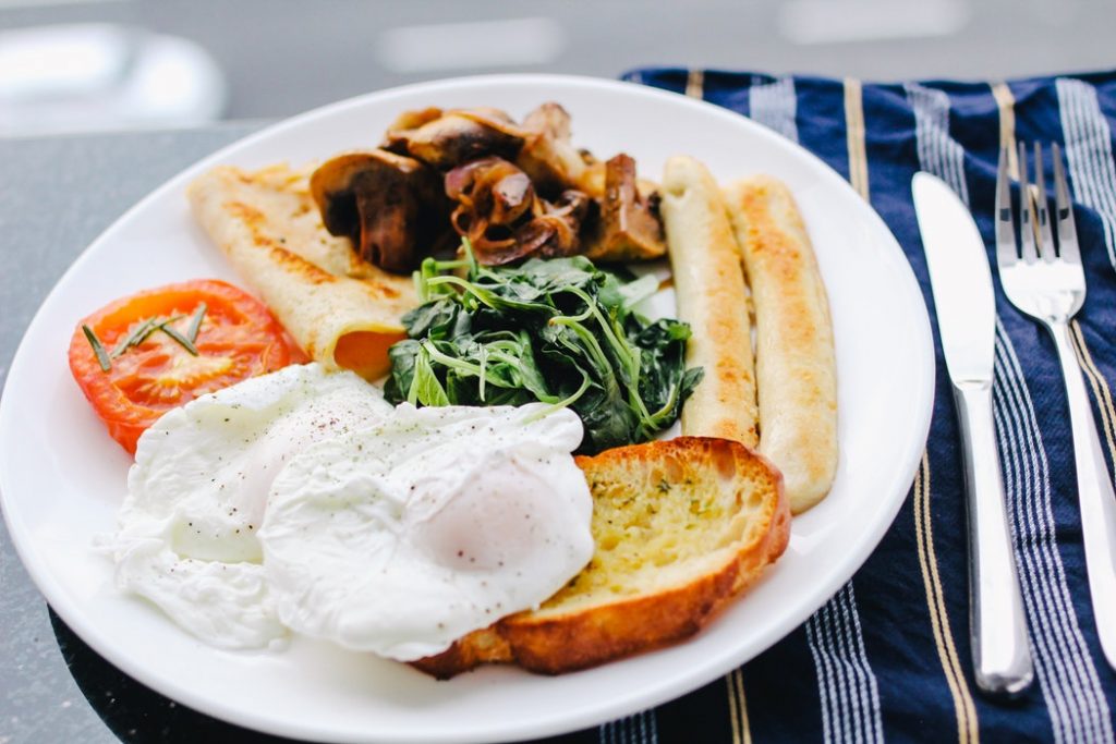 Dobrze zbilansowane śniadanie – podstawą udanego dnia